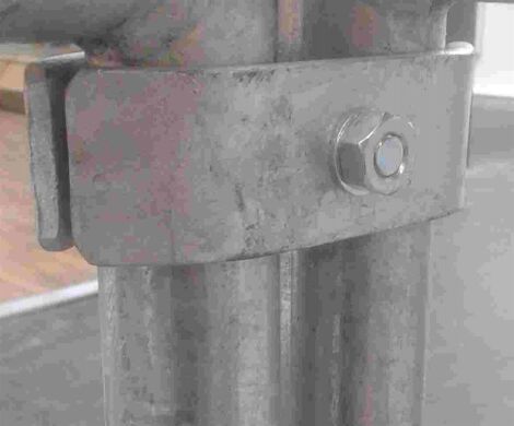 Verbindungsschellen-Set für Weidezelt-Panels, 2 gebog. Stahlteile mit 1x Schraube M10*70 und Mutter